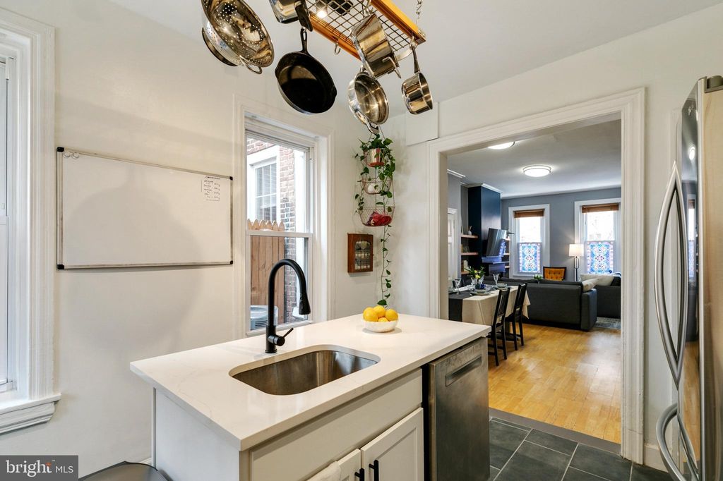 861 N Ringgold St, Philadelphia, PA 19130
