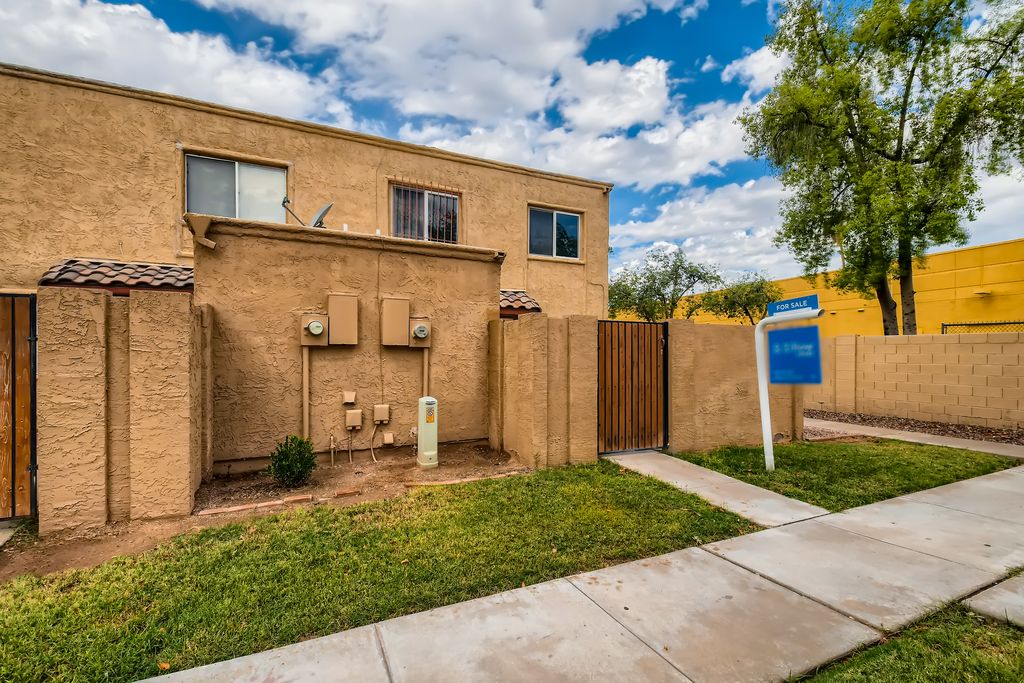 948 S Alma School Rd #13, Mesa, AZ 85210