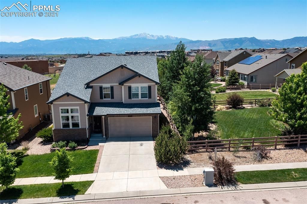 9320 Sky King Dr, Colorado Springs, CO 80924