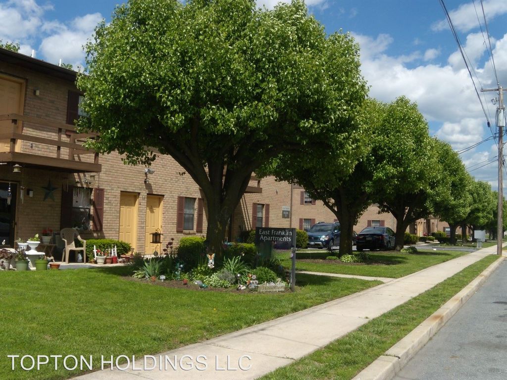 245 Walnut Dr #10, Topton, PA 19562