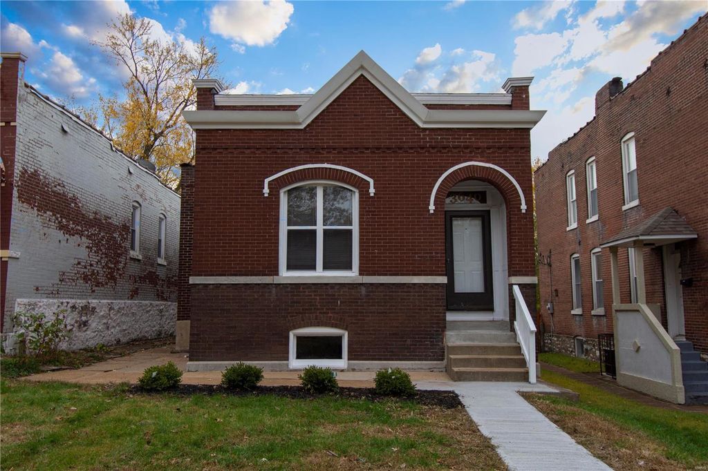 3640 Alberta St, Saint Louis, MO 63116