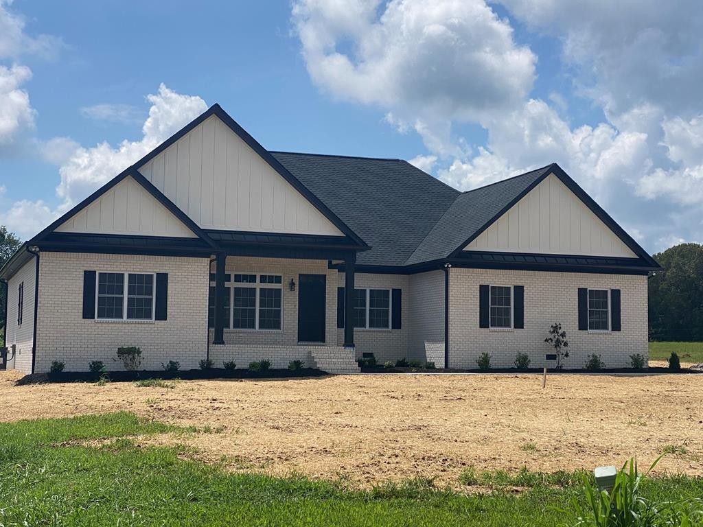 693 Gary Ln, Hopkinsville, KY 4 Bed, 3 Bath Single
