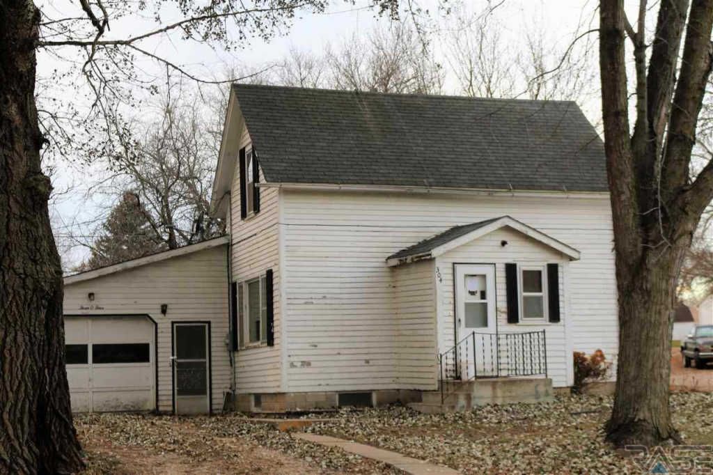 304 Sd Highway 11, Alcester, SD 3 Bed, 2 Bath SingleFamily Home 18