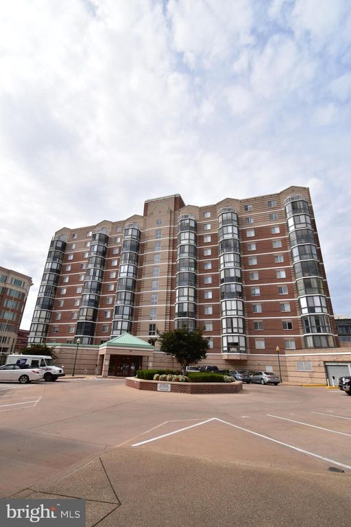 24 Courthouse Sq #604, Rockville, MD 20850