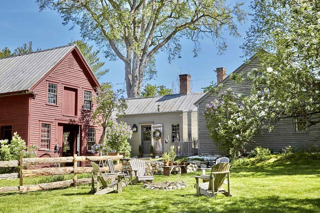 261 Wentworth Rd, Brookfield, NH 03872 2 Bed, 1 Bath SingleFamily