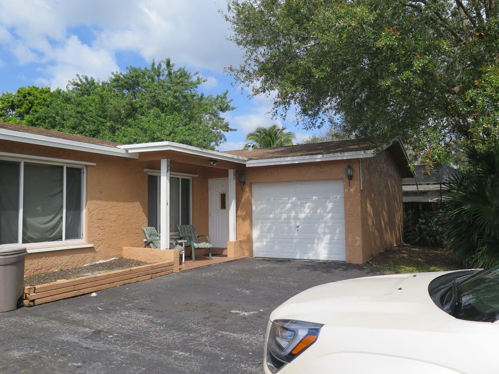 3211 NW 113th Ave, Sunrise, FL 33323