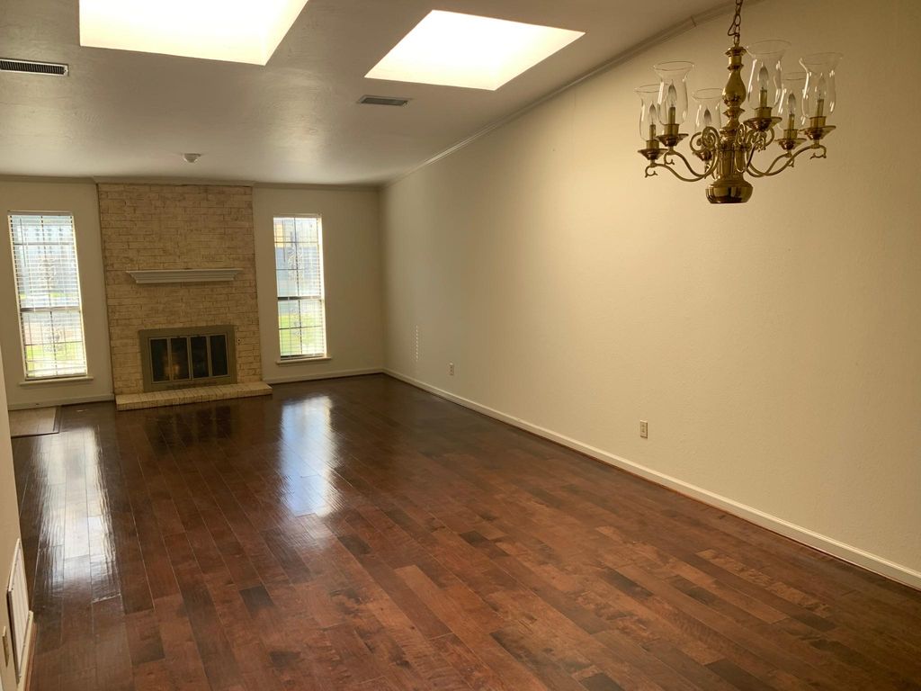 5912 Amberwood Ln, Amarillo, TX 79106