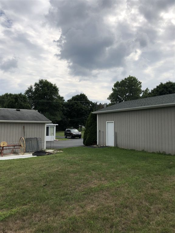 3536 Columbiaville Rd, Columbiaville, MI 3 Bed, 3 Bath SingleFamily