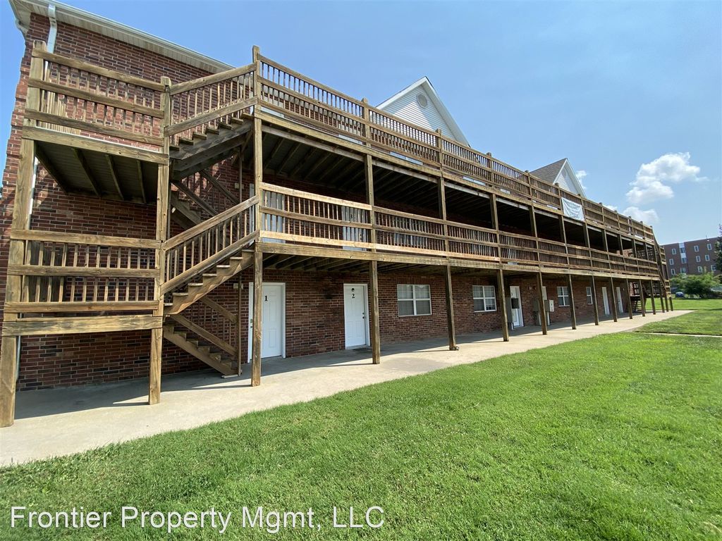 217 Broad St #13, Warrensburg, MO 64093