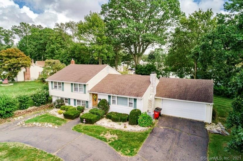 5 Reynolds Dr, Wallingford, CT 06492