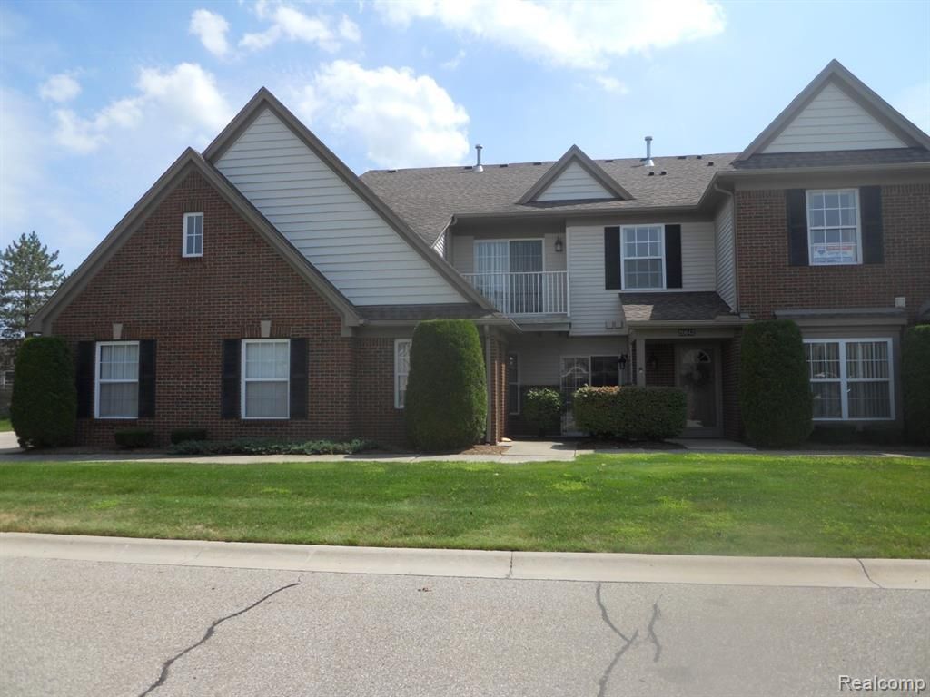 20644 Dunham Rd, Clinton Township, MI 3 Bed, 2 Bath Condo 35 Photos
