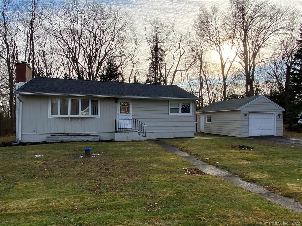 6 Maple Dr, Prospect, CT 06712