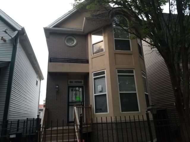 2718 W Washington Blvd, Chicago, IL 60612