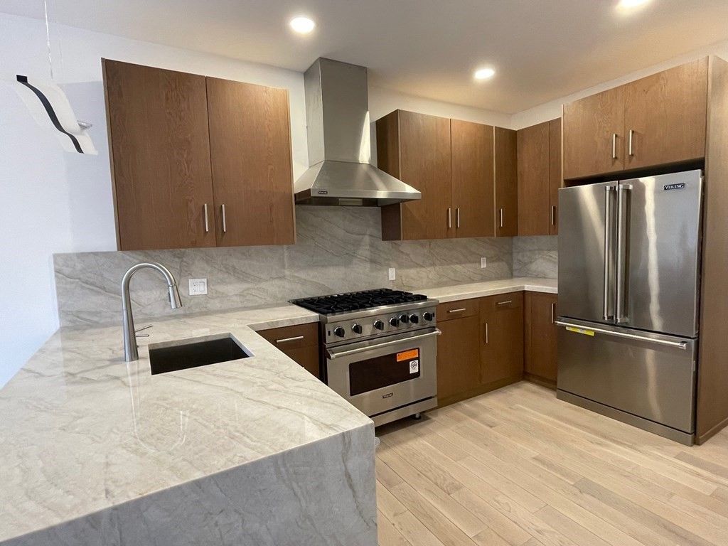 187 London St #3, Boston, MA 02128
