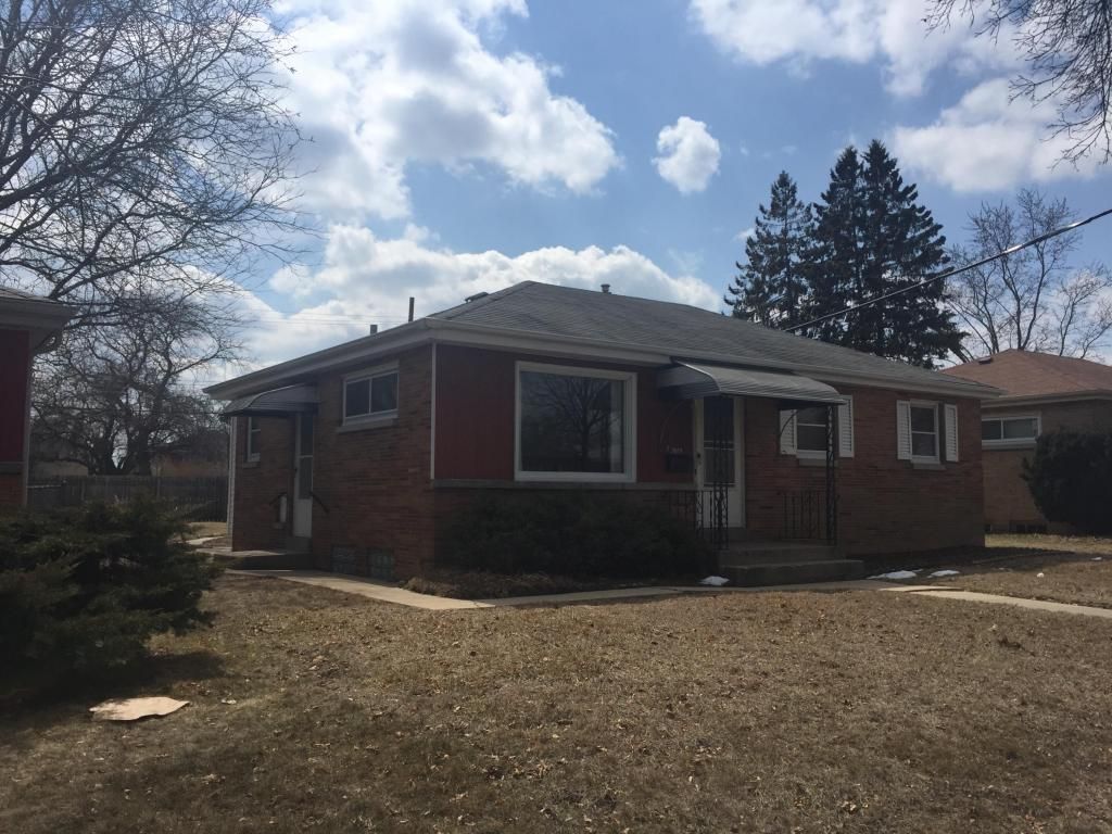 7819 W  Luscher Ave, Milwaukee, WI 53218