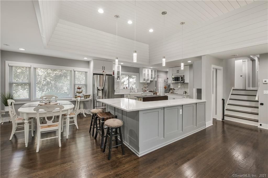7 Bridle Path Rd, Stamford, CT 06902