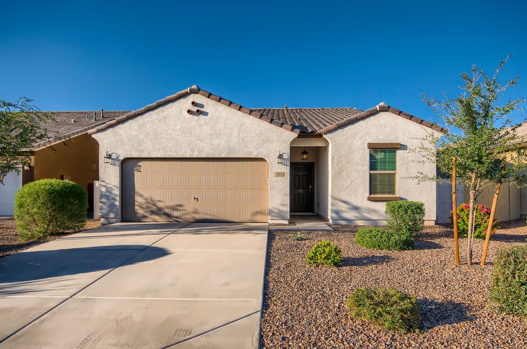 394 W Mammoth Cave Dr, San Tan Valley, AZ 85140