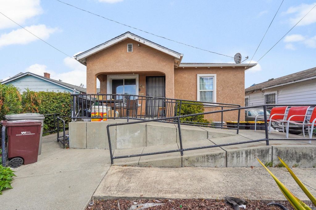 9016 Plymouth St, Oakland, CA 94603
