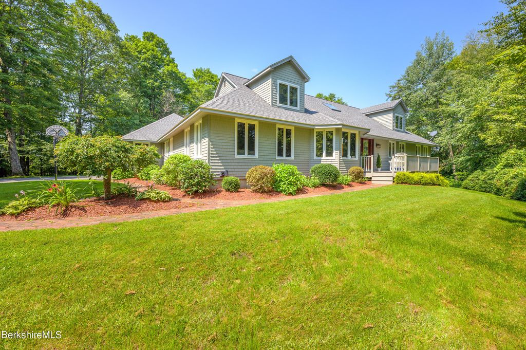 35 N Mountain Rd, Lanesborough, MA 01237
