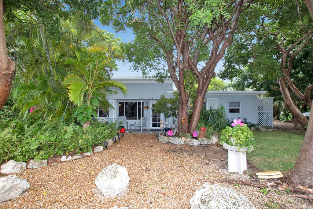 123 Tavern Dr, Tavernier, FL 33070