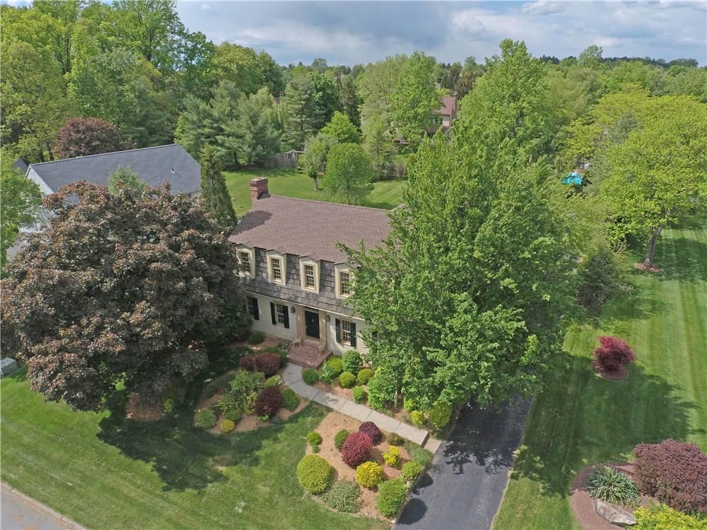 4333 Farm Dr, Allentown, PA 18104