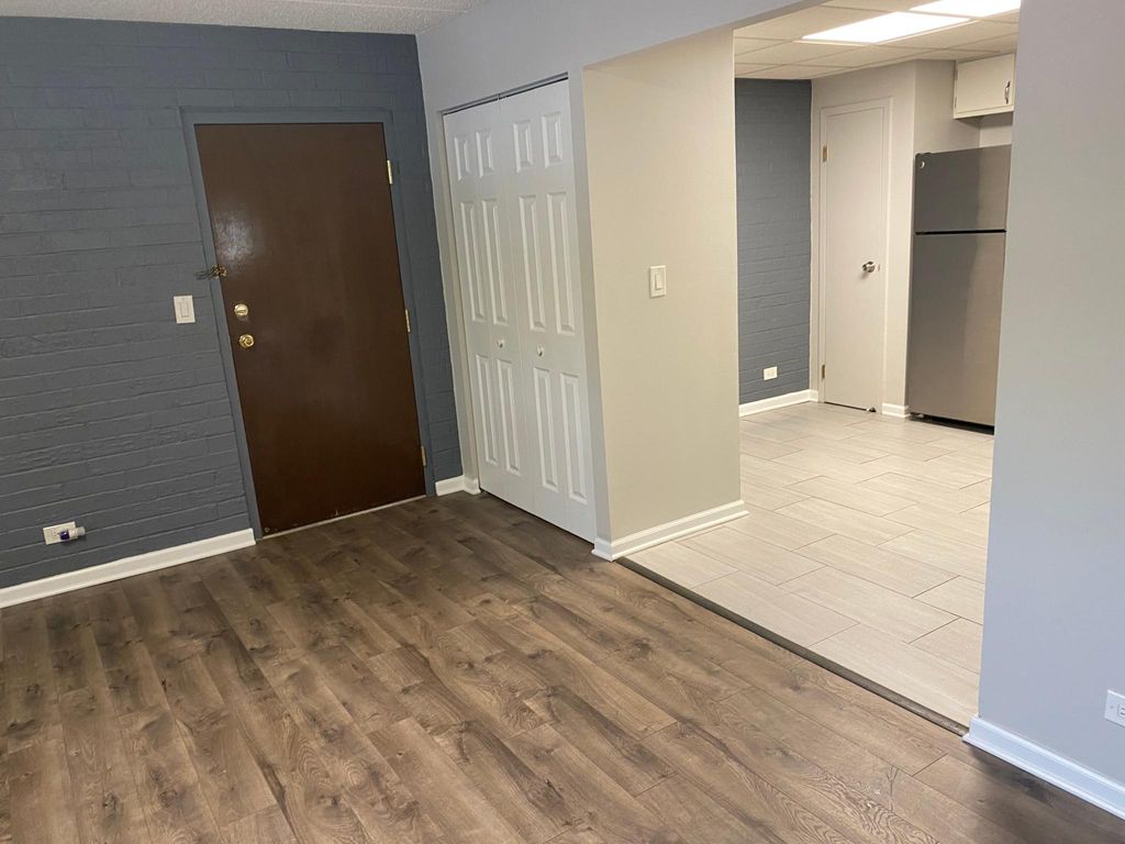 3857 N Parkway Dr #AP1A, Northbrook, IL 60062