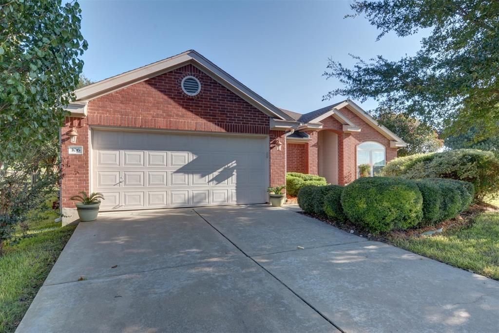 106 Fairway Ct, Bastrop, TX 78602