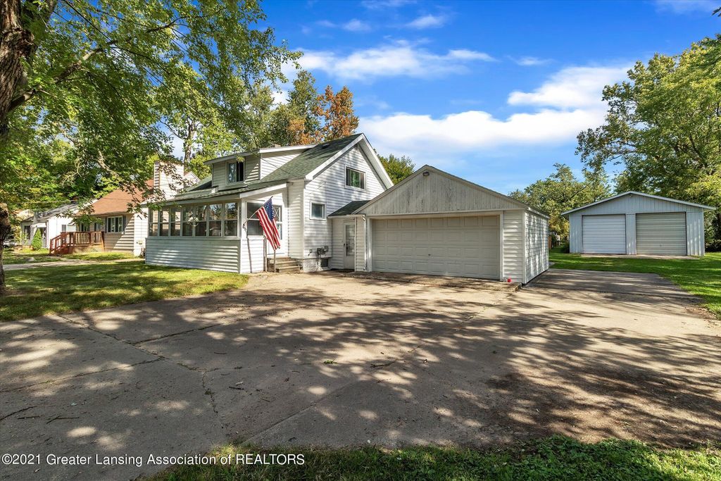 5933 Selfridge Blvd, Lansing, MI 48911