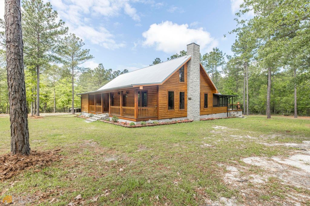 649 Chieftain Trl, Dublin, GA 31021