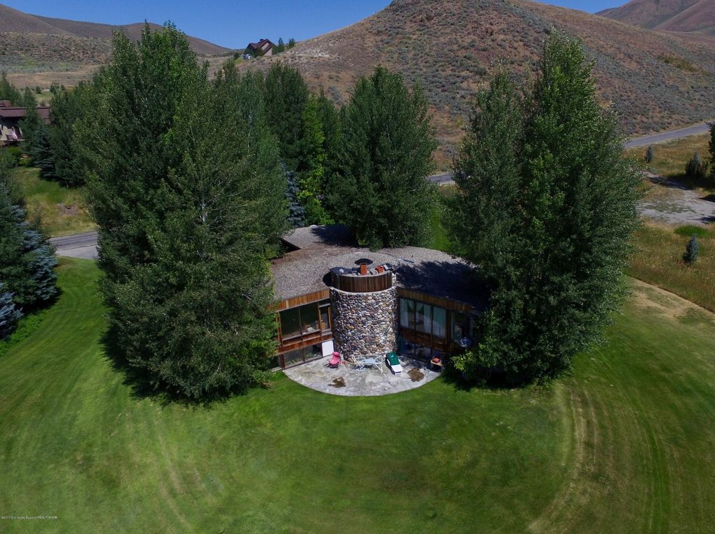198 Indian Creek Rd, Hailey, ID 83333 3 Bed, 2 Bath SingleFamily