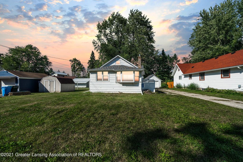 512 W Paulson St, Lansing, MI 48906
