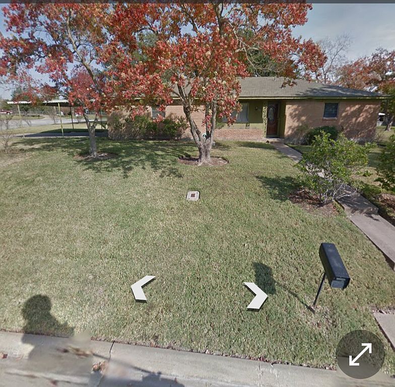 700 Dunbar Dr, Bryan, TX 77803