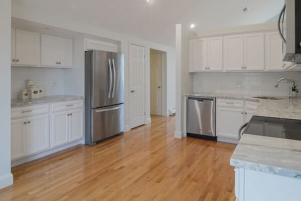 84 Washington St #1, Gloucester, MA 01930