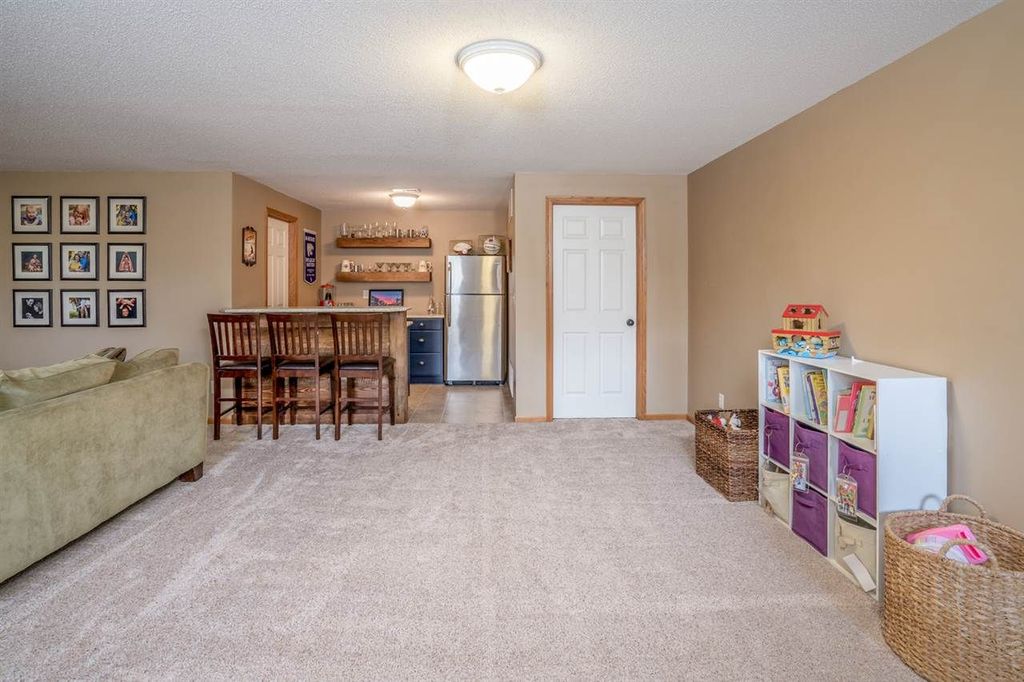 14210 W Remington Ct, Wichita, KS - 5 Bed, 3 Bath Single-Family Home