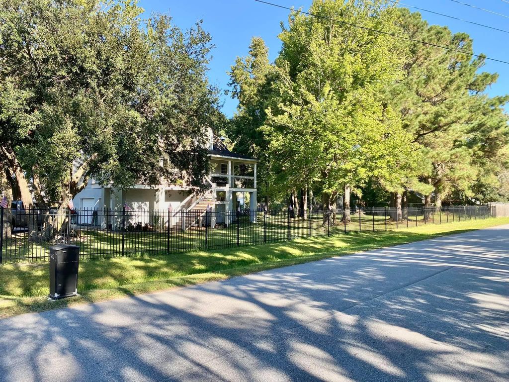 3672 Pandora Dr, Mount Pleasant, SC 29466