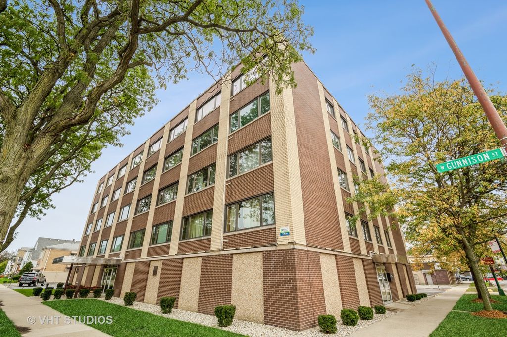 5915 W Gunnison St #5D, Chicago, IL 60630