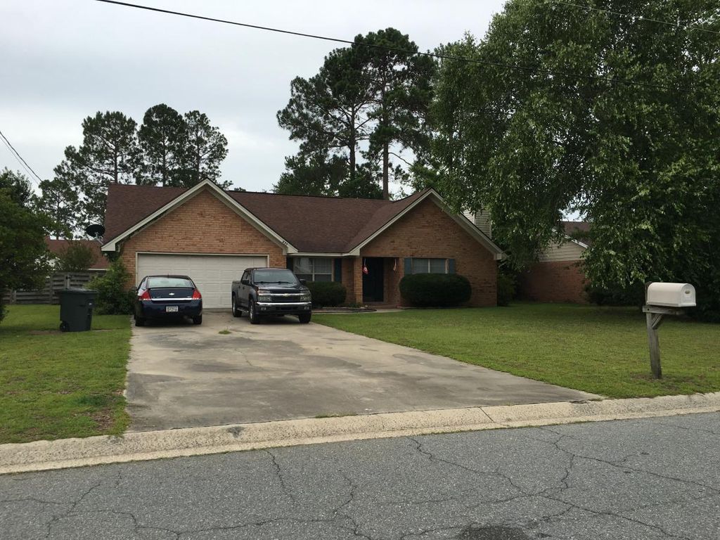 633 Windhaven Dr, Hinesville, GA 31313