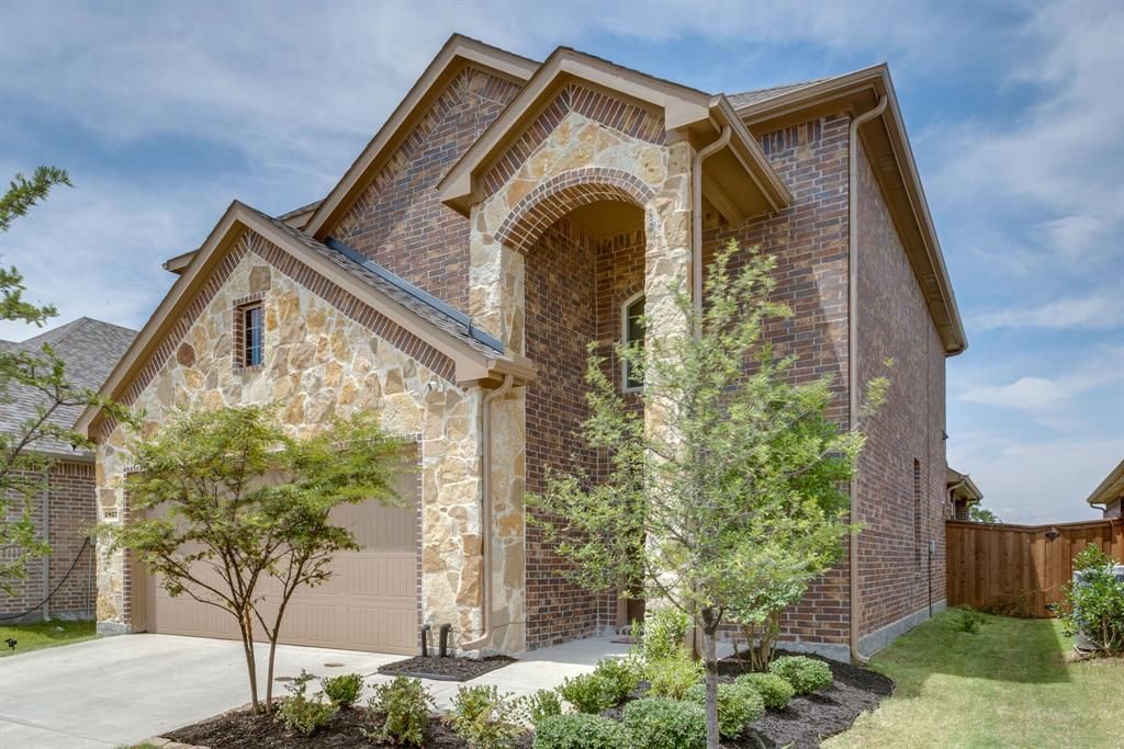 2827 Lenham Ln, Forney, TX 75126