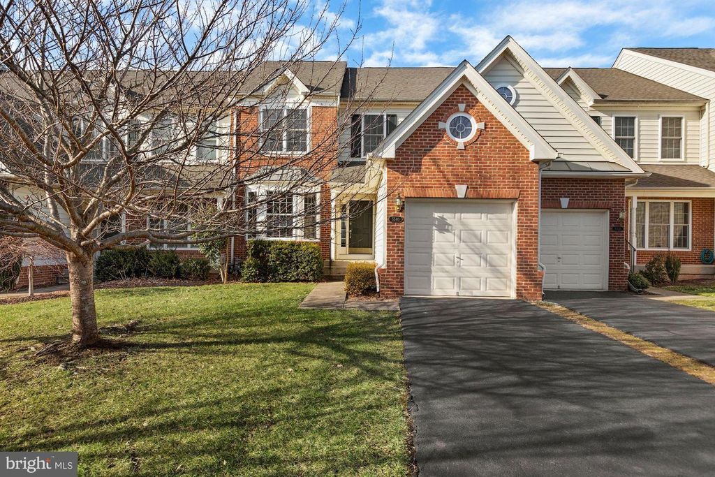  Arrowfield Apartments For Sale with Modern Garage