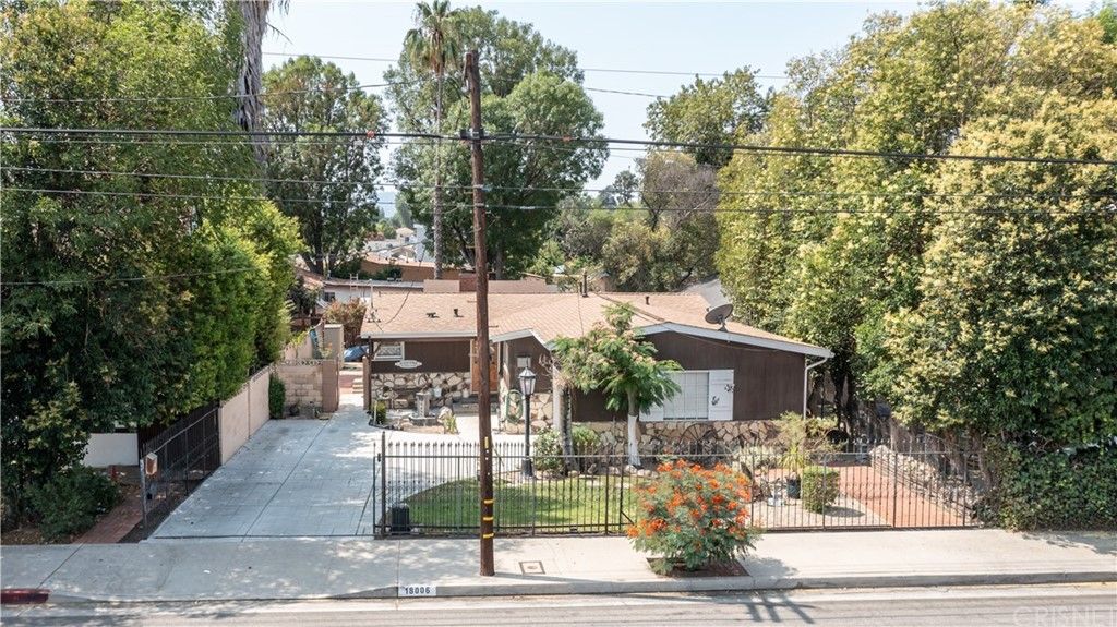 18006 Saticoy St, Reseda, CA 91335
