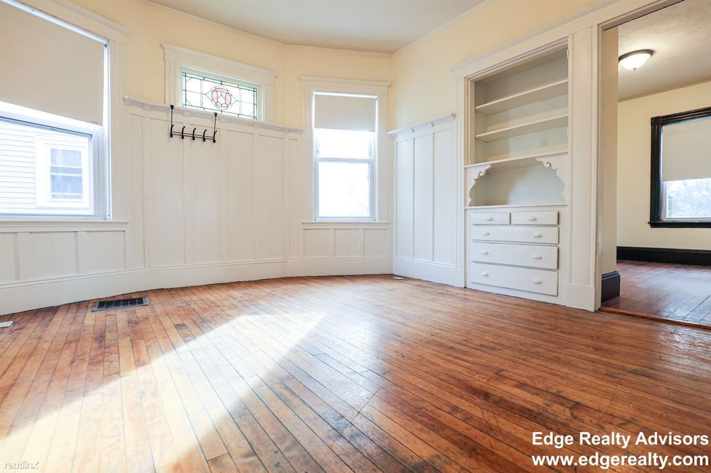 7 Greylock Rd #1, Boston, MA 02134