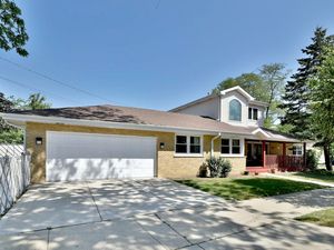 1994 Spruce Ave, Des Plaines, IL 60018