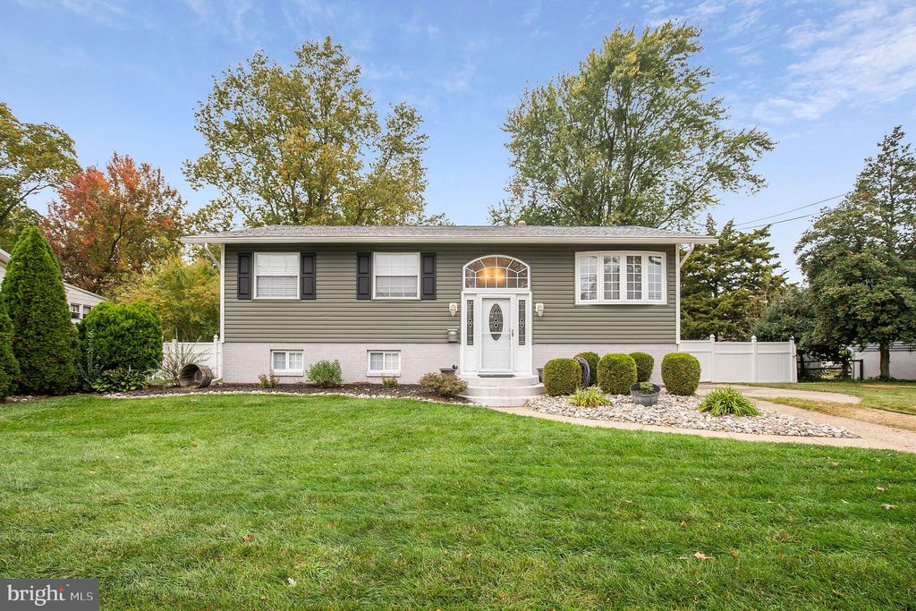 12 Edgehill Rd, Gibbsboro, NJ 08026