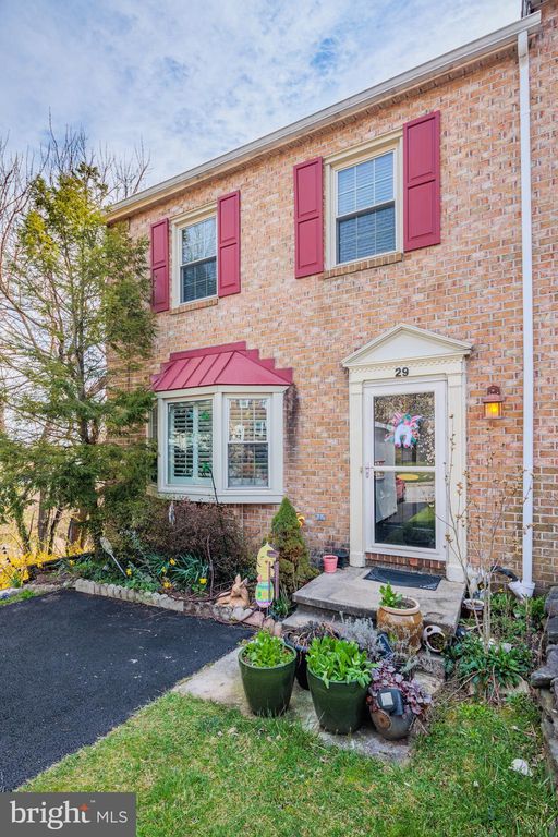 29 Carriage Walk Ct, Baltimore, MD 21234