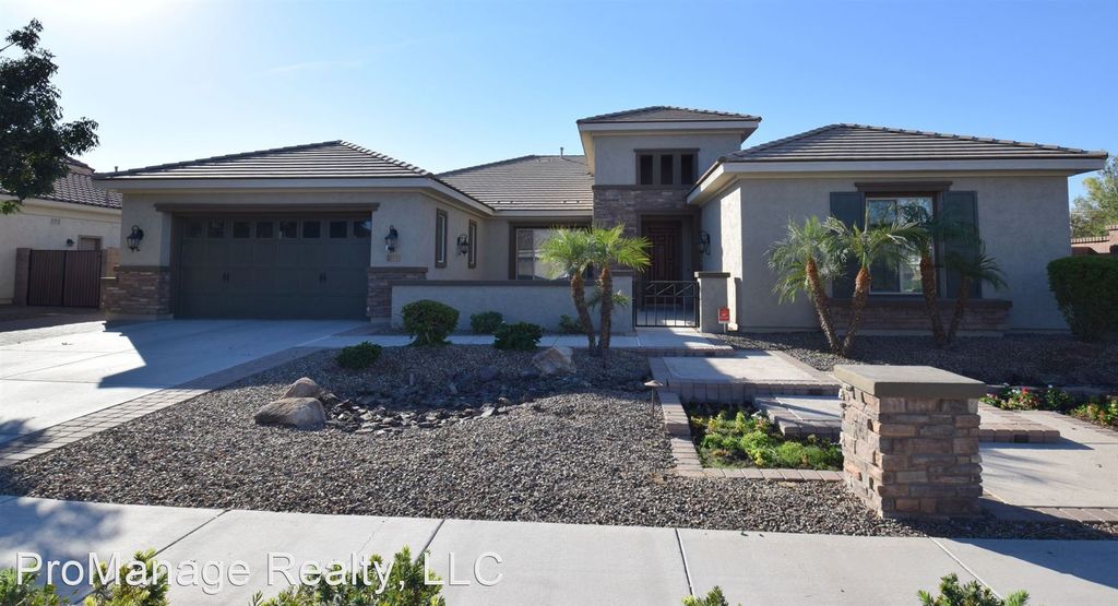 693 W Alamosa Dr, Chandler, AZ 85248