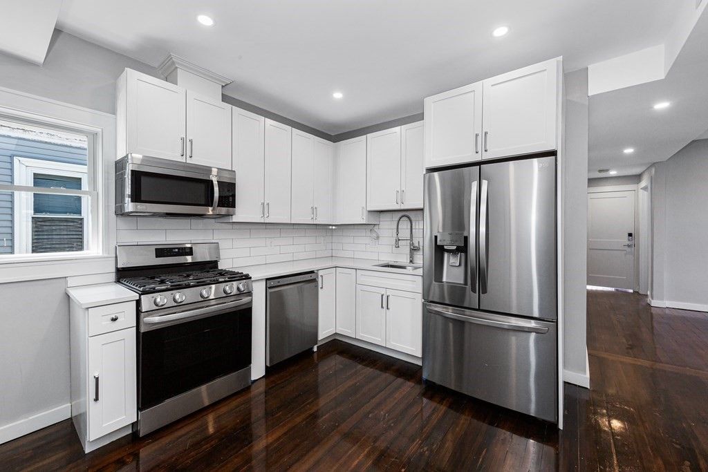 19 Chase St #1, Boston, MA 02125