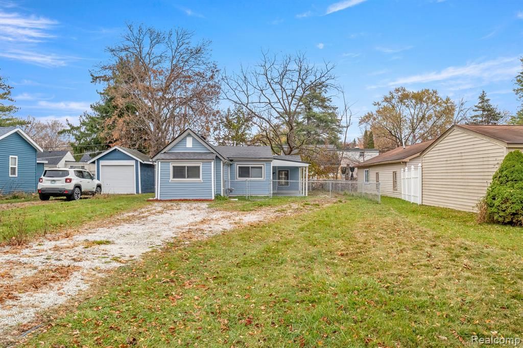 1935 Maddy Ln, Keego Harbor, MI 48320 Trulia