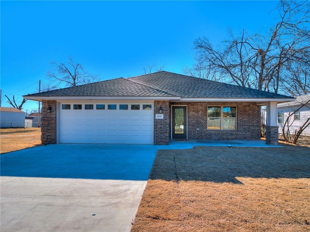 1439 Maple Dr, Midwest City, OK 73110