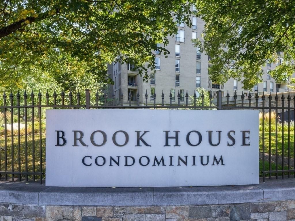 44 Washington St #304, Brookline, MA 02445
