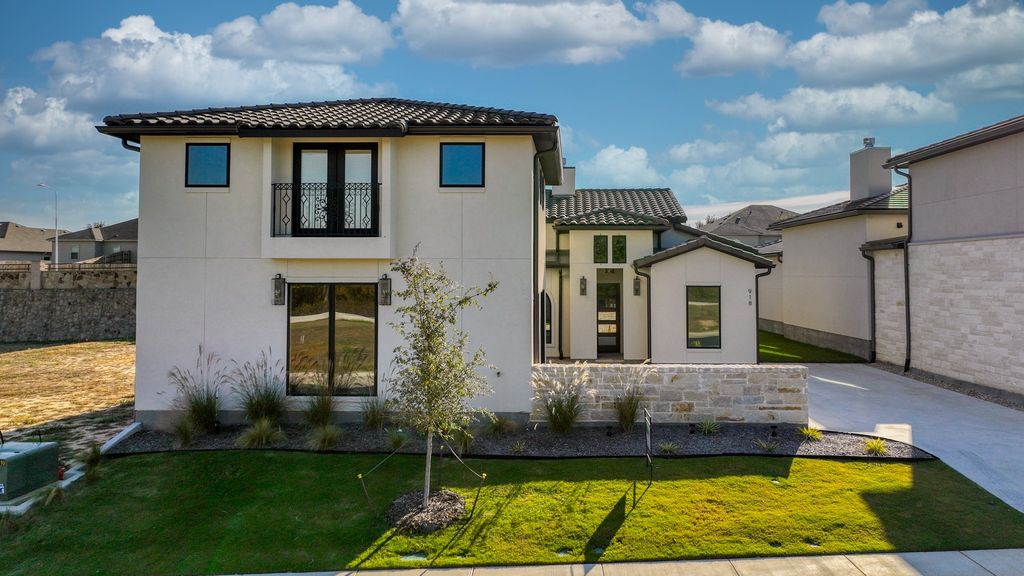 918 Eldorado St, Weatherford, TX 76086